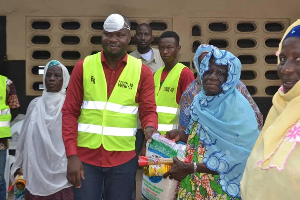 Distribution de Kits alimentaires aux familles vulnérables pendant la période du COVID